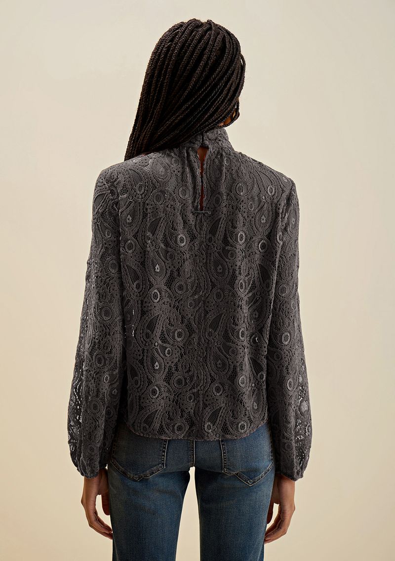 10000119733000048-3-