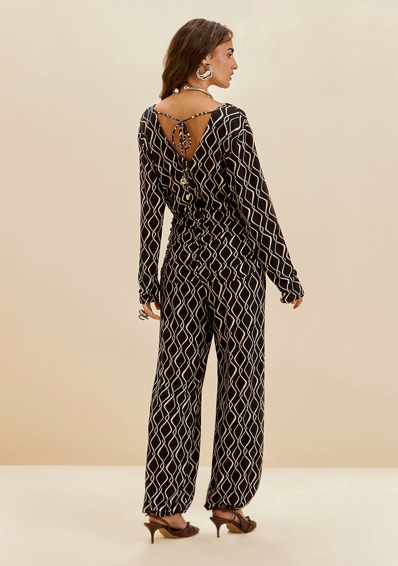 10000120098000010-3-